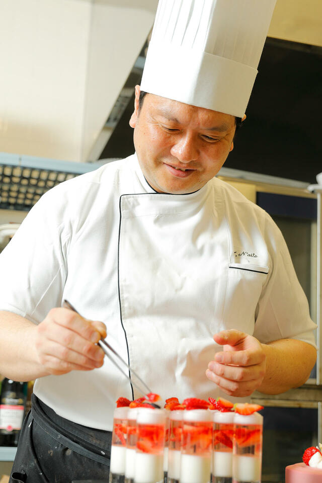 「ANAクラウンプラザホテル千歳 ペストリー・シェフ 内藤隆 氏」【かわいいピンクスイーツ＆北海道のチーズメニューも登場♪「ピンクスイーツ＆総料理長のわがままブッフェ」開催】