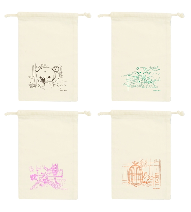 会場にて１レシート5,000円（税込）以上購入の各日先着100名様にプレゼントされる「リラックマとカオルさん展 オリジナル巾着」〔全4種/日替わり〕