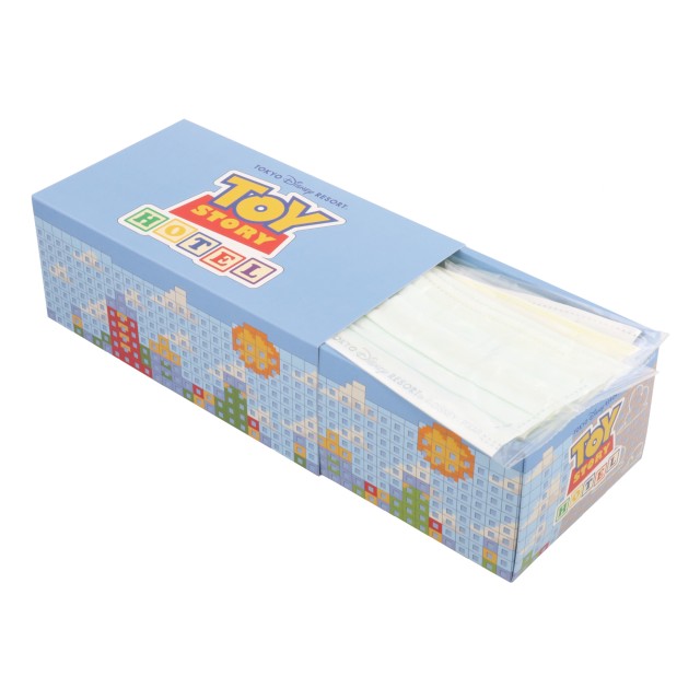 マスク 1,900円｜サイズ：(マスクサイズ)約90(最大140)×約175mm、セット内容：3色×各10枚(個別包装)計30枚｜販売店舗：東京ディズニーリゾート・トイ・ストーリーホテル内ディズニーショップ「ギフト・プラネット」