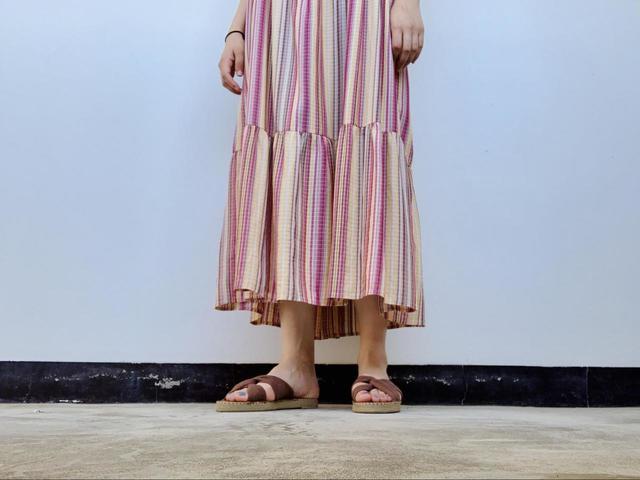 【GU(ジーユー)エアリーエスパドリーユネジリサンダル+E】ワンピースに合わせたコーデ