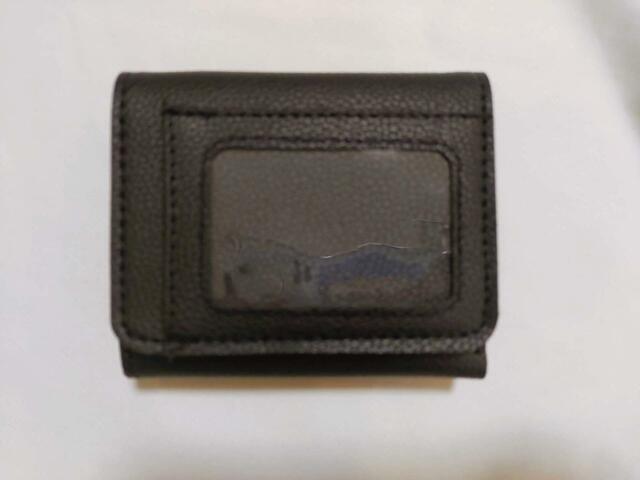 裏は、便利なクリアポケットあり