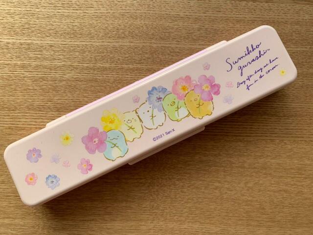 【スケーター 箸スプーンセット 抗菌 すみっコぐらし フラワー 18cm】淡いピンクがかわいい