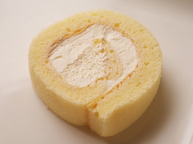 「おいしさと糖質のバランス ロールケーキ やさしさ想いスイーツ」トップバリュ