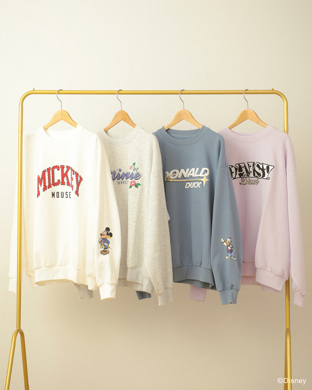 スウェット ￥5,990｜Green Parks ディズニーコレクション「ミッキー＆フレンズ」