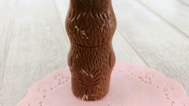 【カルディ】「ウィンデル イースター エッグティン」毛並みまで表現されていて、手が凝っています。