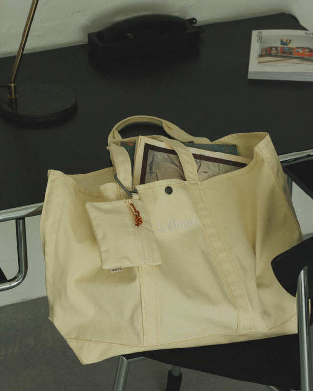 【L.L.Bean for SALON「グローサリー・トート＆チャームポーチ」】デイリーのマルシェバッグはもちろん、レジャーやペアレンツバッグ、通勤や通学まで幅広いシーンで活躍