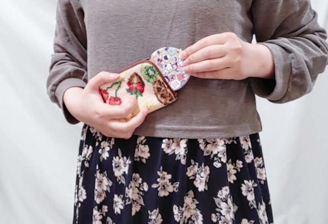 小さいポーチにも入る