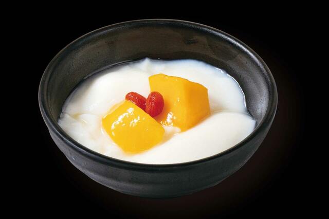 「マンゴー杏仁豆腐」＜期間：2025年8月28日～11月12日＞【じゅうじゅうカルビで「マシッソ！韓国フェア」開催！「至福のデジカルビ」や「石焼ロゼパスタ」「トゥンワッフル」など全16種類が食べ放題！】