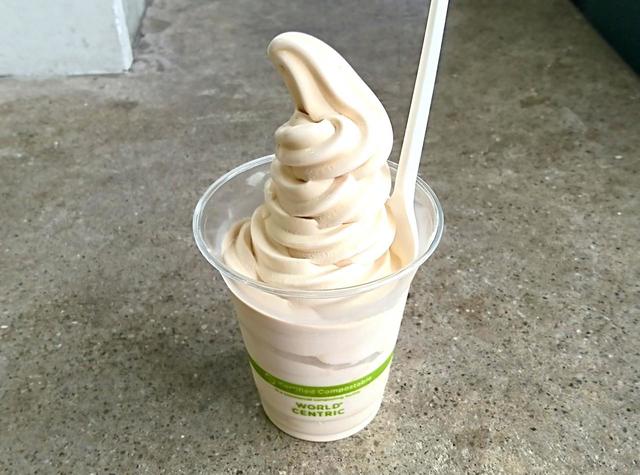 【コストコ　マロンソフトクリーム　240円】マロン味は、昨年も好評だった人気フレーバー