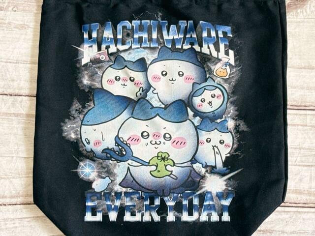 前面一面にさまざまなハチワレがプリントされている、インパクト大のデザイン！