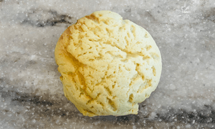 生食メロンパン｜LITTLE BY LITTLE