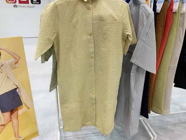 【ワークマン 撥水サッカーシャツワンピース】カラーはイエローギンガム、ブルーギンガム、グレーストライプの3色展開。サイズはM〜LL