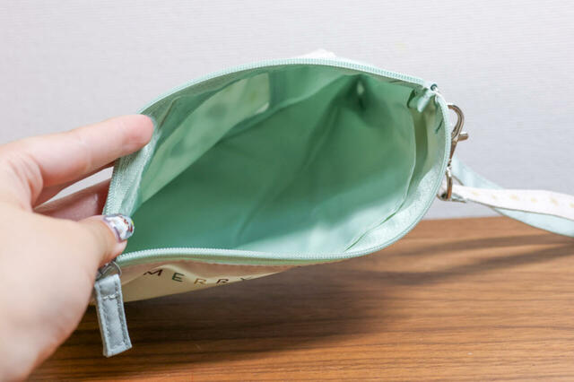 スーベニアおてふきキャリー ¥1,300 |小物も入る