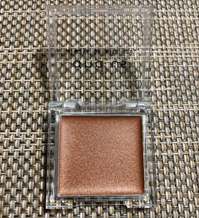 【and us】アイシャドウ（09BR）：肌馴染みが良さそうなブラウンを選びました