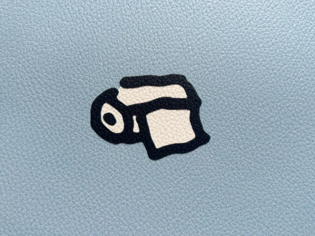 トイレットペーパーホルダーも描かれています