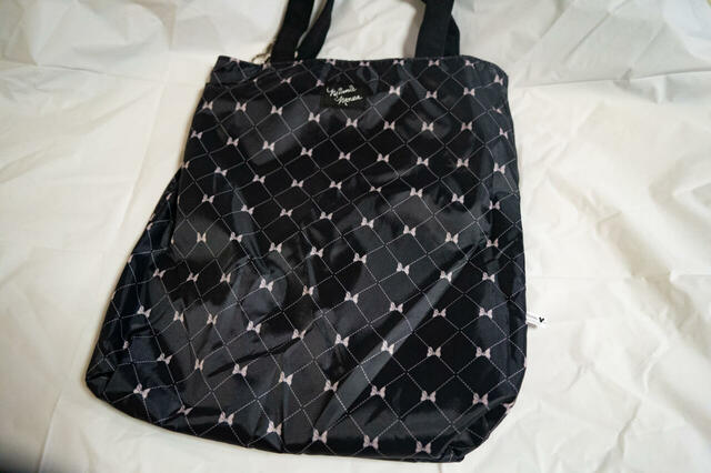 リバーシブルでミニーの総柄デザインに｜Disney LIFESTYLE BOOK リボントートバッグ by Darich 3,949円