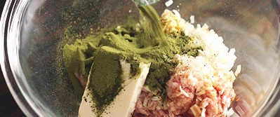 「ミドリのワンタンスープ」