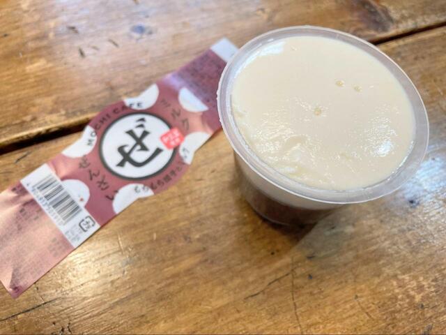 【ローソン 徳島産業 もちカフェミルクぜんざい】優しい味わいのミルクプリン