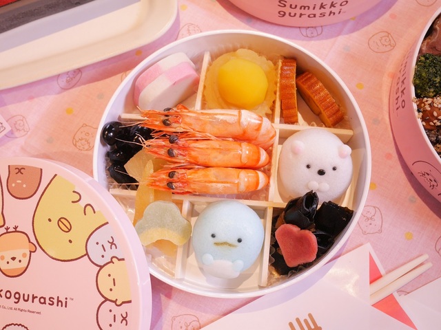 おせち・三段重「すみっコぐらし」｜一の重は「和のお祝い重」