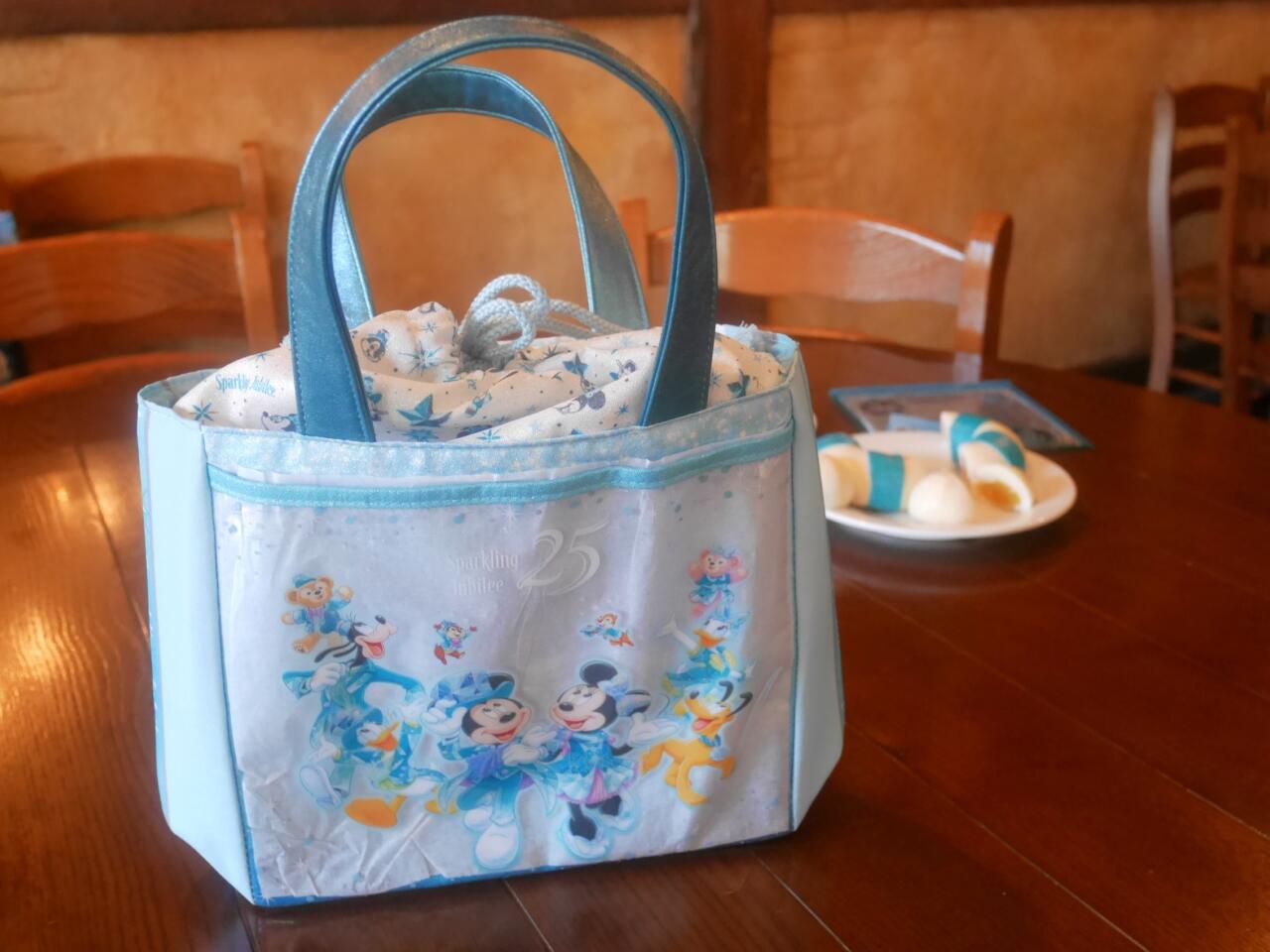 キーワードは”ジュビリーブルー”！「東京ディズニーシー25周年」を 