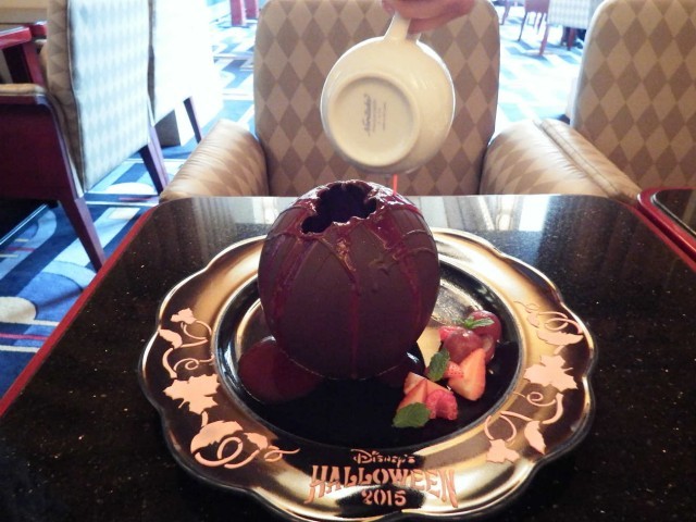 ホットラズベリーソースが溶け始めてきました。