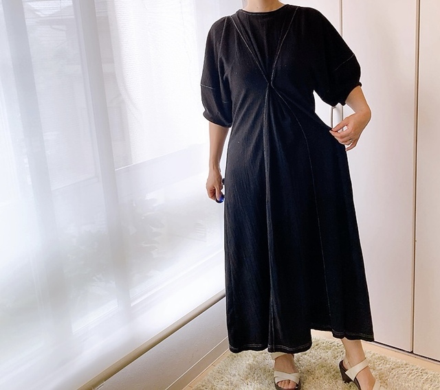 【ファッションセンターしまむら Blue Strive ワンピース】胸の部分を絞って糸で軽く留めてみました。ウエストが引き締まってよりスタイル良く見えます!