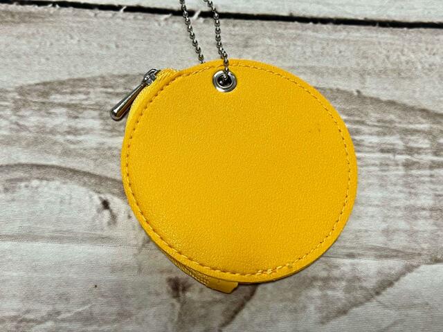 裏側はシンプルな無地