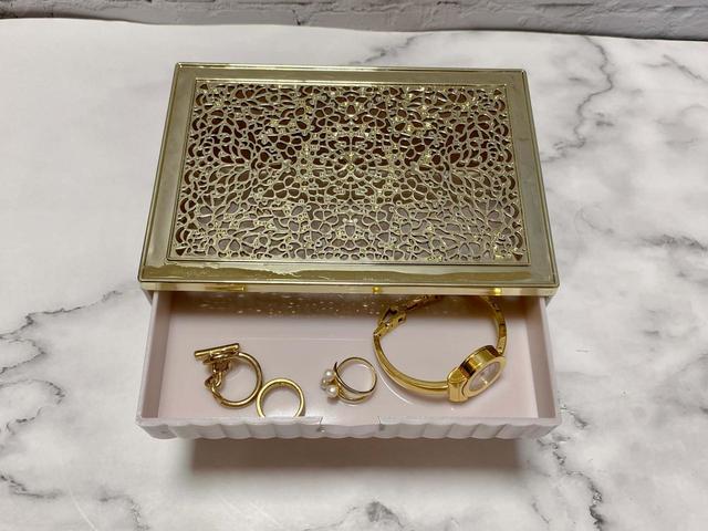 『THREEPPY(スリーピー)』1段目はアクセサリーや腕時計を入れてもGood