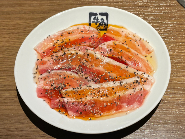 牛角赤坂店好き嫌いがわかれる「豚カルビのはちみつ黒胡椒焼き」