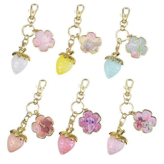 ディズニーキャラクター シークレットキーホルダー STRAWBERRY COLLECTION 900円
