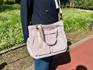 【ワークマン　撥水巾着トートバッグ】取り外し可能なショルダーストラップ付き。トートバッグとしても、ショルダーバッグとしても使えます