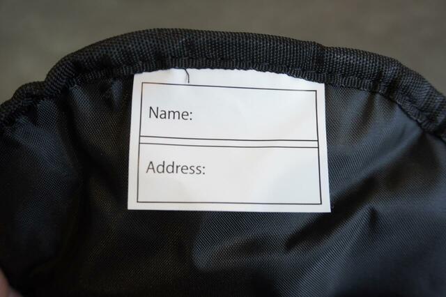 名前と住所を書けるネームタグ付き