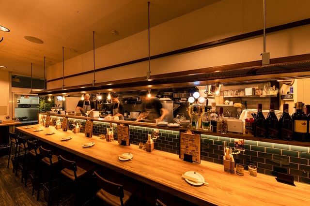 夜の東京MEAT酒場 武蔵小山店の内観