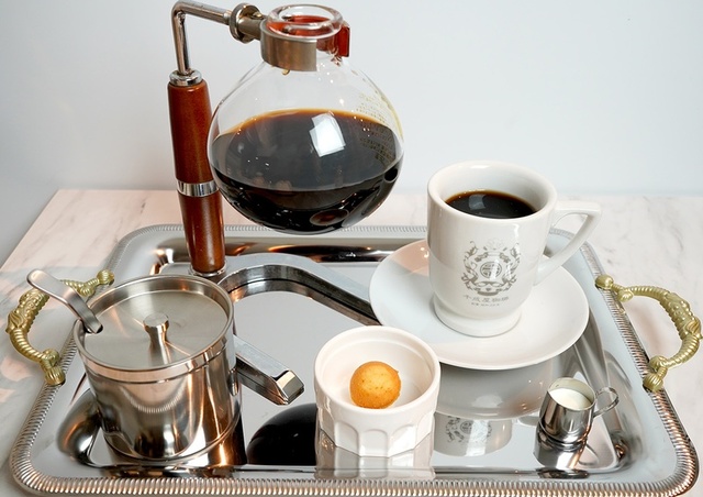 『トアルコトラジャ』のサイフォン珈琲