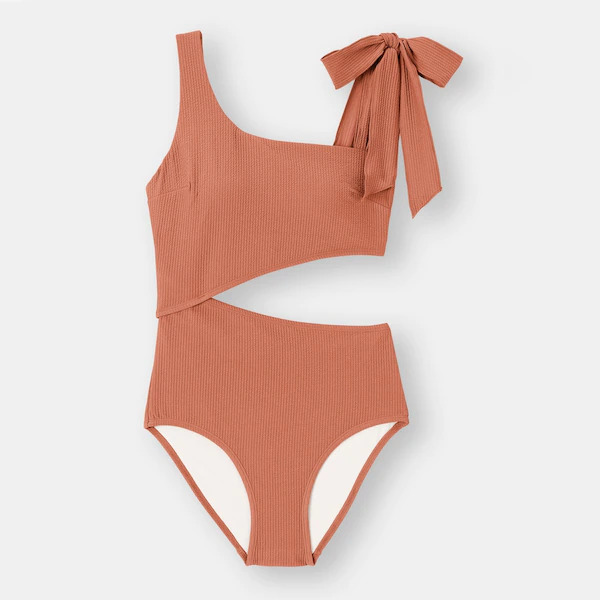 【 GU（ジーユー） スイムワンピースA GA+X】肩の部分が可愛らしい！(画像提供:GU)