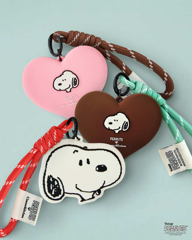 【PEANUTS×コスメキッチン】Cosme Kitchen＜PEANUTS＞アロマティック リップクリーム チャームセット　各3,300円／どこにでも持ち歩きたくなる魅惑のチャームセットは、3色展開