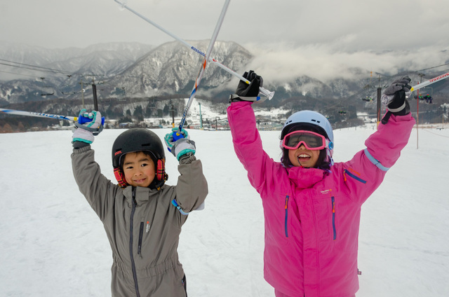栂池高原スキー場（スノーウェア提供：ISBJÖRN）