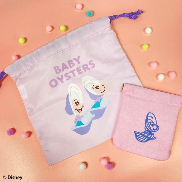 サテン巾着(M)、バネ口ポーチ  各429円｜ふしぎの国のアリス「ヤングオイスター」グッズ｜サンキューマート