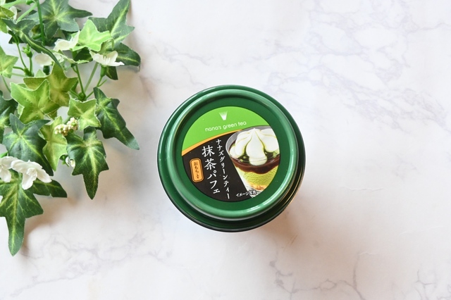 【セブン-イレブン新商品】「ナナズグリーンティー 抹茶パフェ」（419円）／「あずきバー」でおなじみの井村屋が手がけるカップアイス
