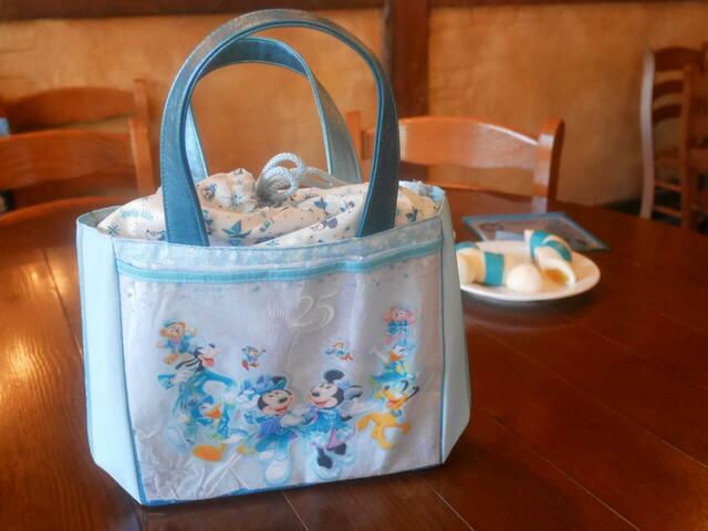 「東京ディズニーシー　25周年“スパークリング・ジュビリー”」スーベニアランチケース｜対象のセットにスーベニアランチケースを付けることができます(プラス￥1,900)