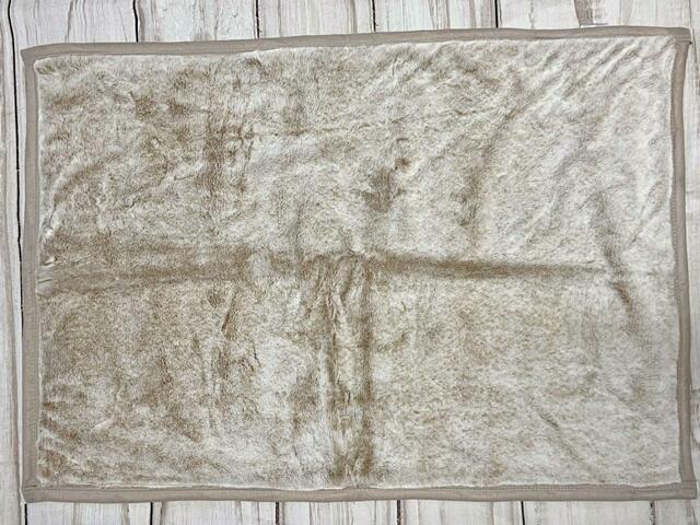 サイズはコンパクトな縦70cm×横100cm