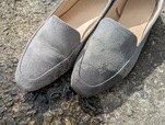 【GLOBAL WORK　らくっション踏めるバブーシュ】撥水加工も施されています。水をかけてみましたが、中に染み込むことはありませんでした！