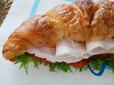ハムとブリーチーズのクロワッサンサンド