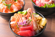 「海鮮丼」<期間:2026年2月1日~>【「カニ」「海鮮」「お肉」がメイン!ご当地メニューも食べ放題!ホテルアベスト札幌の“ディナーバイキング”が2月にスタート!】