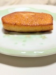 【セブン-イレブン　お店で焼いた焦がしバター香るフィナンシェ 】口に含むとバターの旨味がジュワッと染み出します