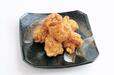 【オーケーの惣菜・弁当・ピザ売上ランキング 4位】「4種塩の若鶏もも唐揚げ」100g当たり 193円（税込）