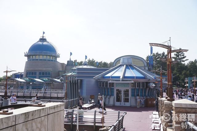 アトラクション全景とディスカバリーギフト