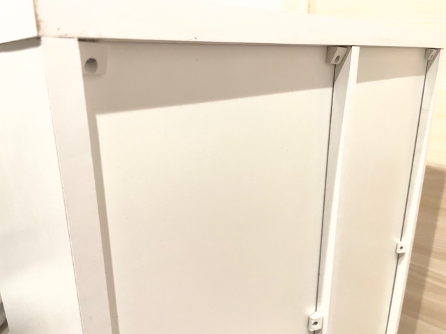 【ニトリ スライド本棚】後ろ側もしっかり固定してあり安全です