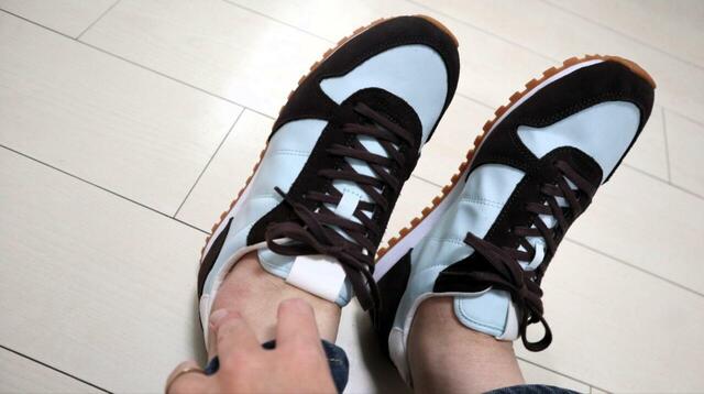 【ユニクロC コンビネーションスニーカー】素足で履いてみると、まるでスリッパのような心地よさ！素足でも脱ぎ履きしやすいです