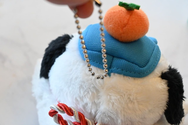 【『SNOOPY'S BROTHER OLAF 鏡餅オラフのぬいぐるみチャーム BOOK』（宝島社）】ボールチェーン付き